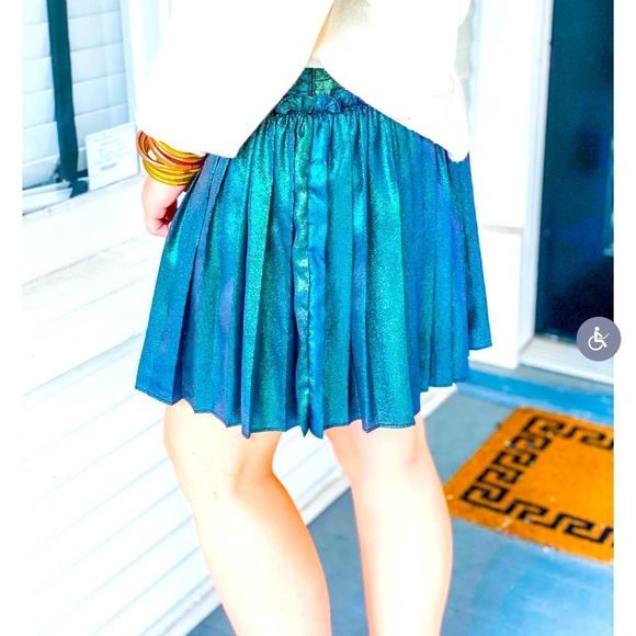 🆕 NWT ✨CURRENT AIR✨METALLIC GREEN PLEATED MERMAID MINI SKIRT - Picture 8 of 8